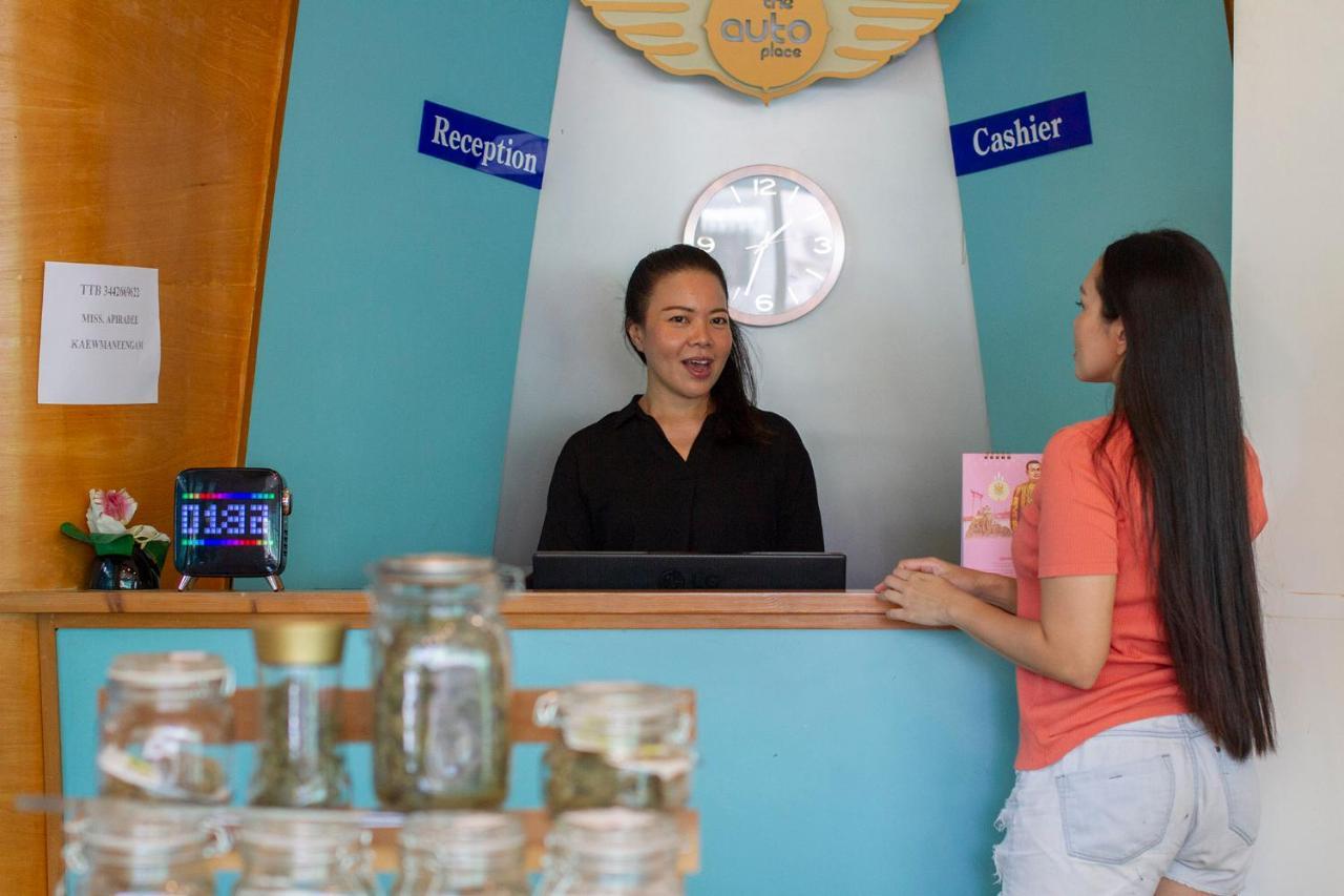The Auto Place Ban Sam Kong Bagian luar foto